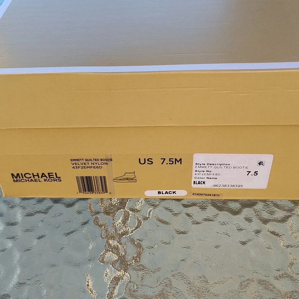 MICHAEL Michael Kors Emmett Quilted Sneaker Boot - Picture 14 of 14